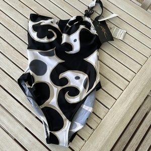 GOTTTEX one piece swimsuit